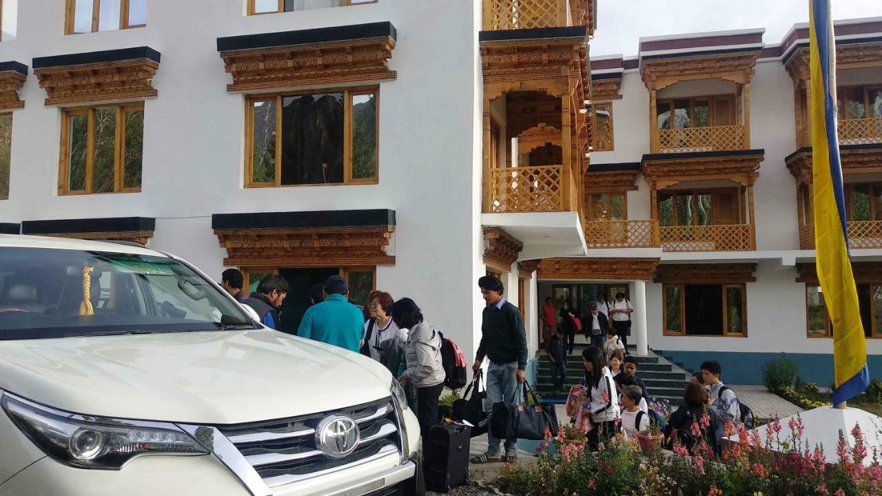 Hunder Residency Hotel Лех Екстериор снимка